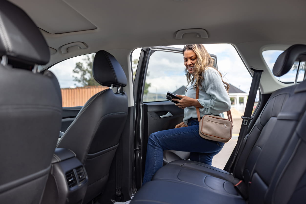 swindon to tidworth taxis